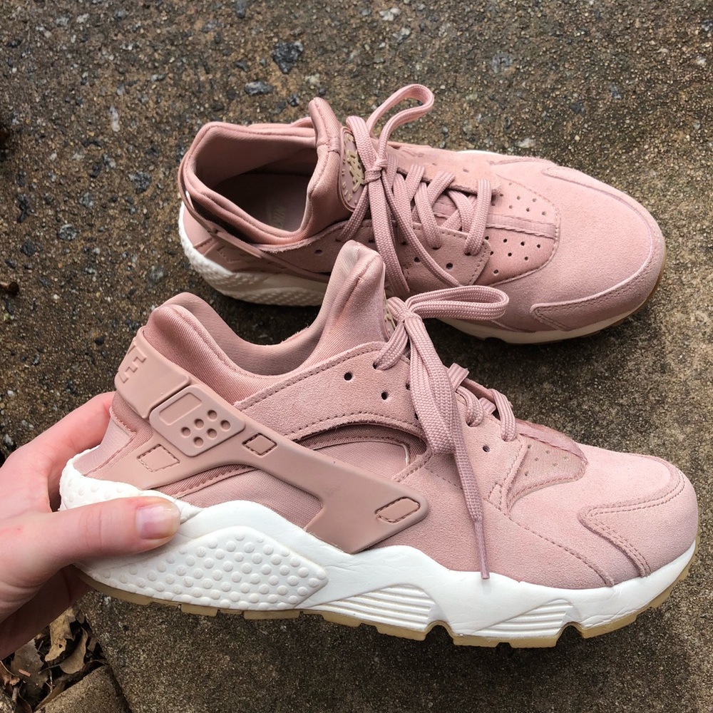 Women’s Nike Huaraches